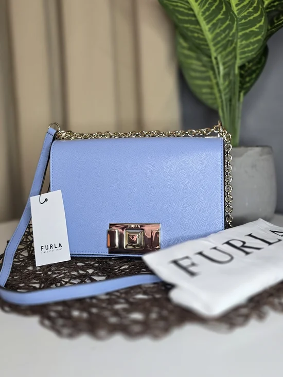 New Furla Light Blue Leather Shoulder Bag with Gold Chain - Picture 4 of 14
